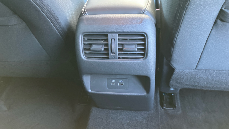 Nissan Qashqai 1.3 DiG-T MH N-Connecta 5dr Petrol Hatchback